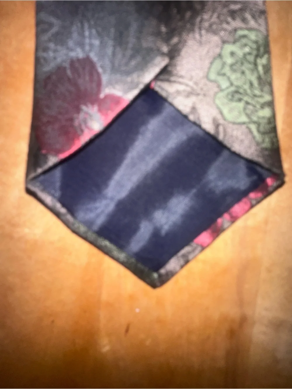 Stunning gray floral tie